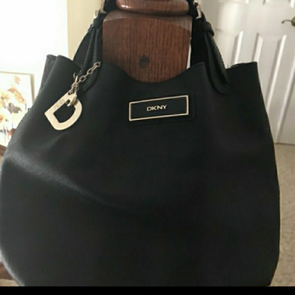DKNY  leather purse